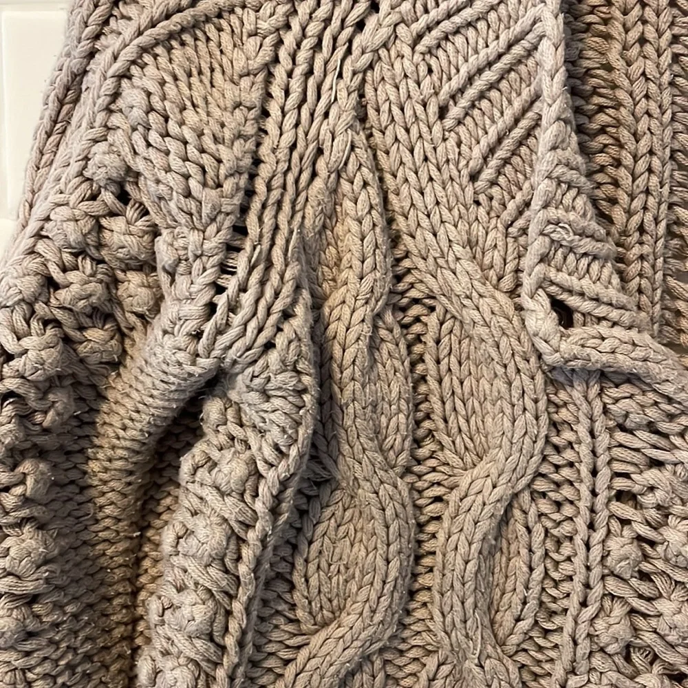 SHAE Anthro cropped shrug/sweater - Picture 4 of 8